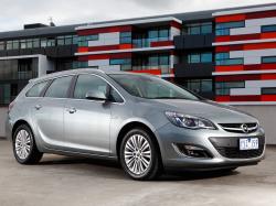 Opel Astra zdjęcie (Rok modelowy 2012)